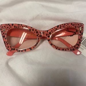 Animal print cat eye sunglasses